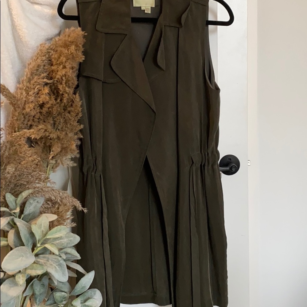 Sleeveless trench from antho